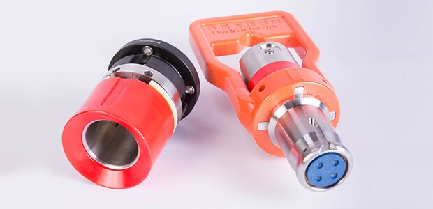 SEACON HydraElectric 湿式插接连接器