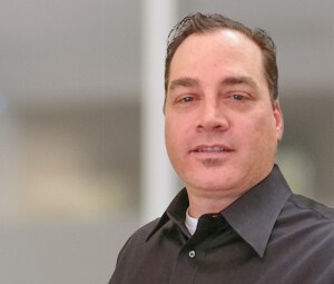 Brian Costello 照片