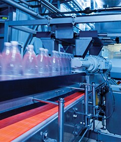 TE Connectivity 关于分散式驱动器架构优势的趋势报告。