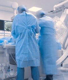 医学专业和服务市场