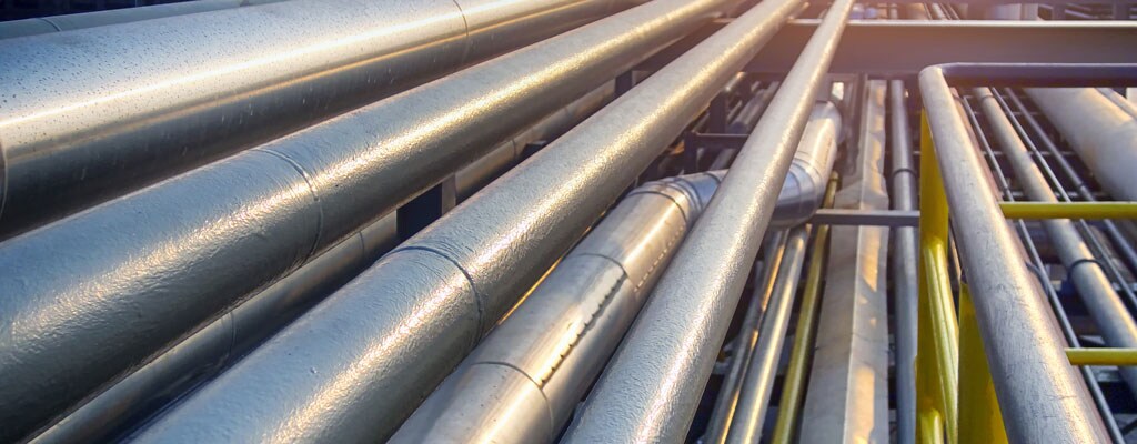 pipeline-in-large-oil-refinery-plant