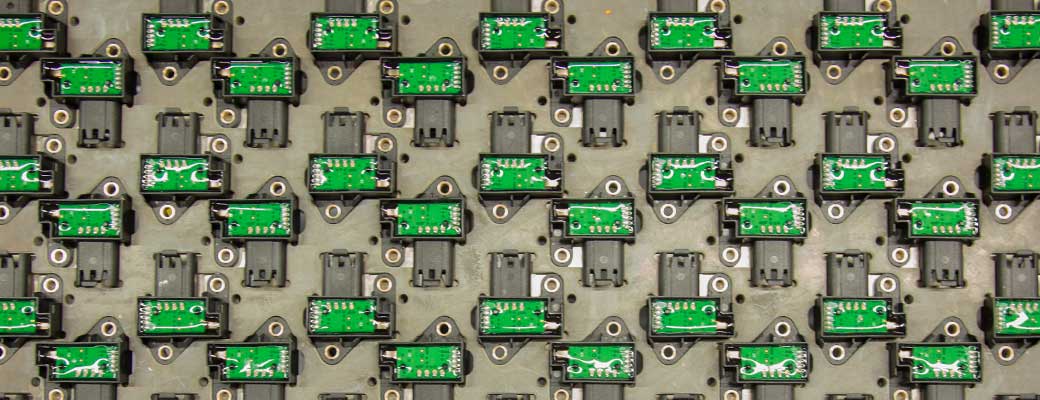 借助传感器，先进的连接技术能在家中集成不同的系统。